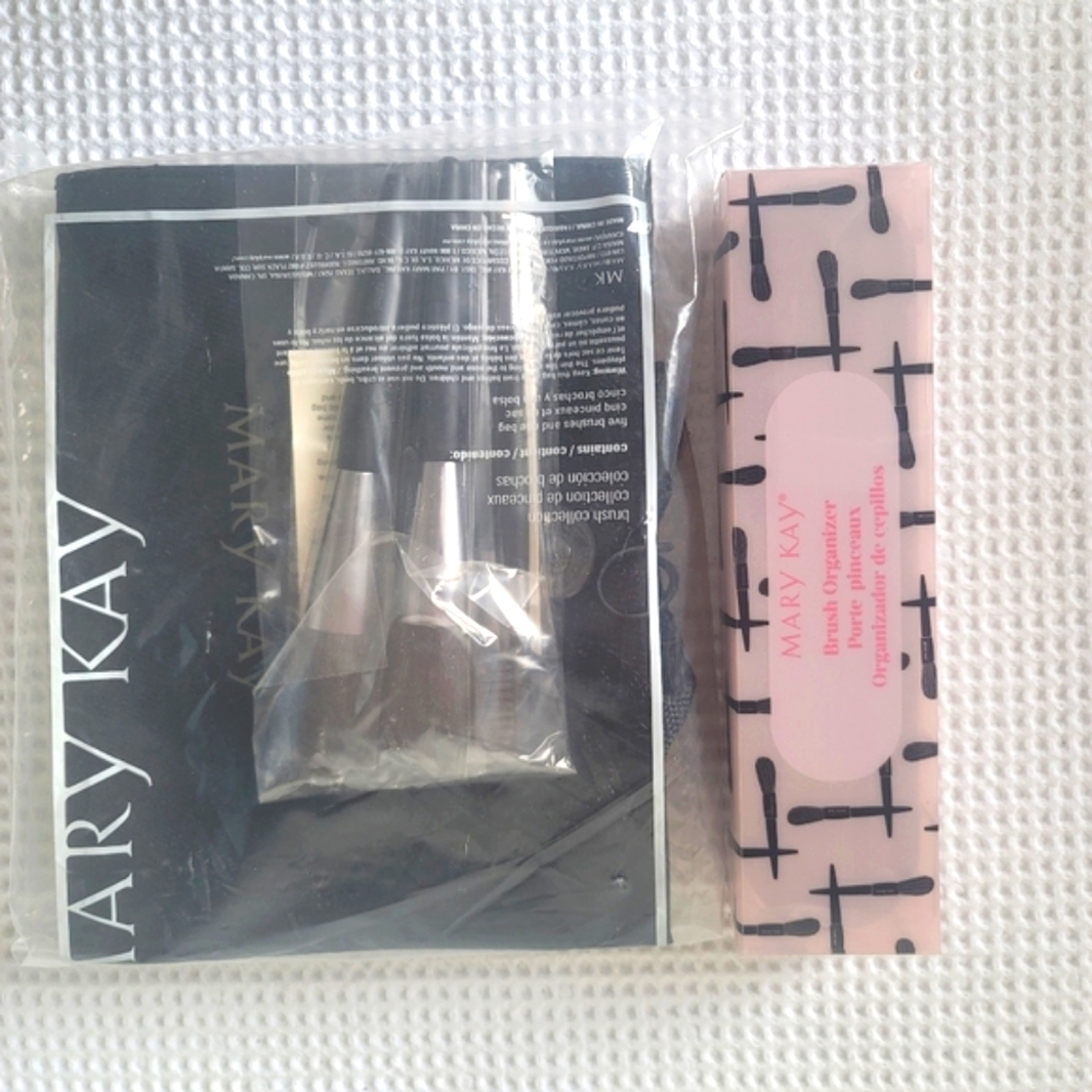 Mary Kay 5 brush set  makeup bag and Brush Organizer